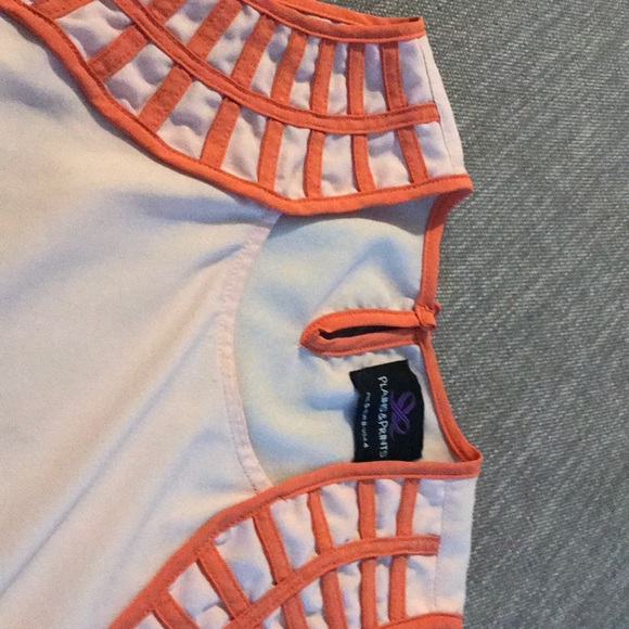 Sleeveless top and Mini skirt - Picture 5 of 6